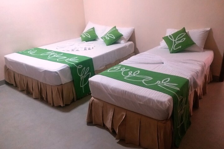 Room 3 of 65