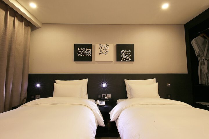 Room 22 of 60