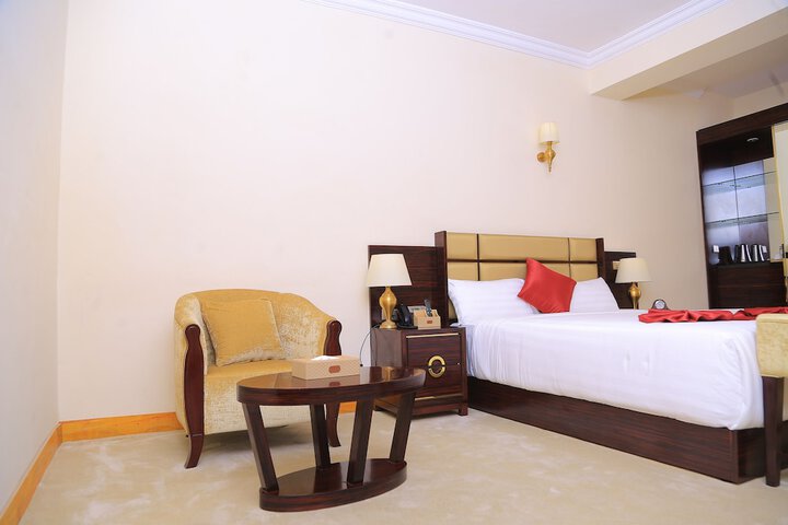Room 5 of 27