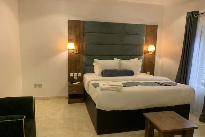 Room 14 of 15
