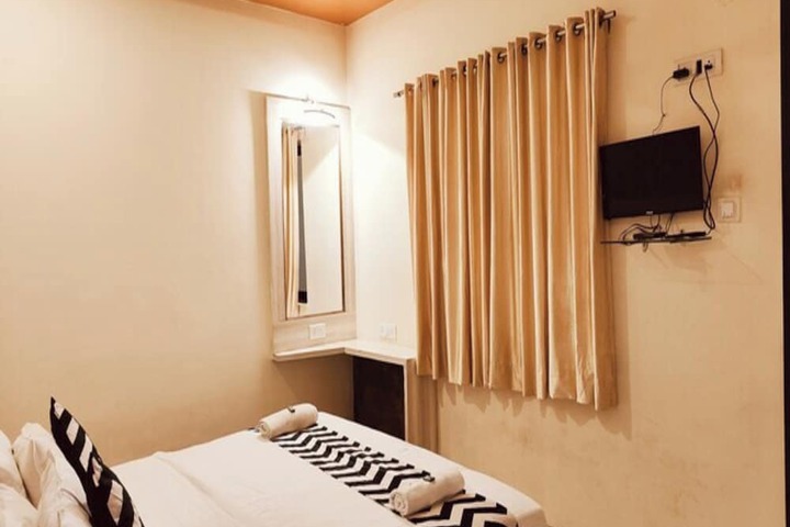 Room 3 of 31