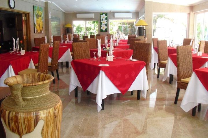 Dining 42 of 98