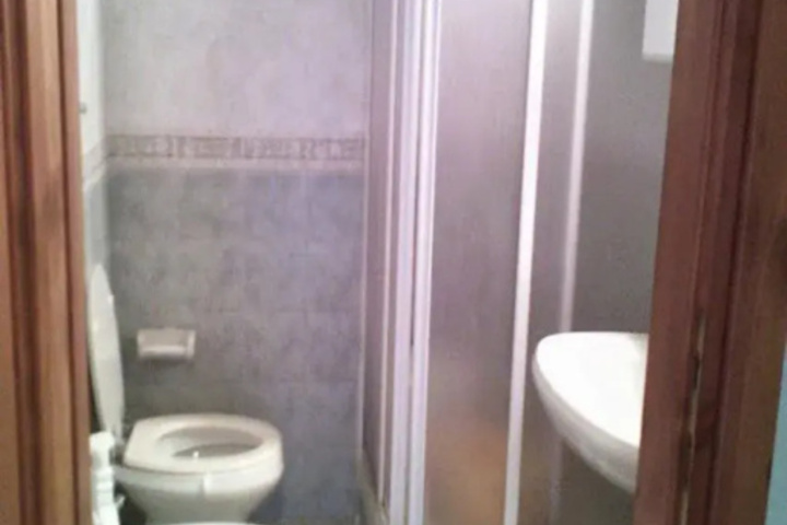 Room 8 of 24