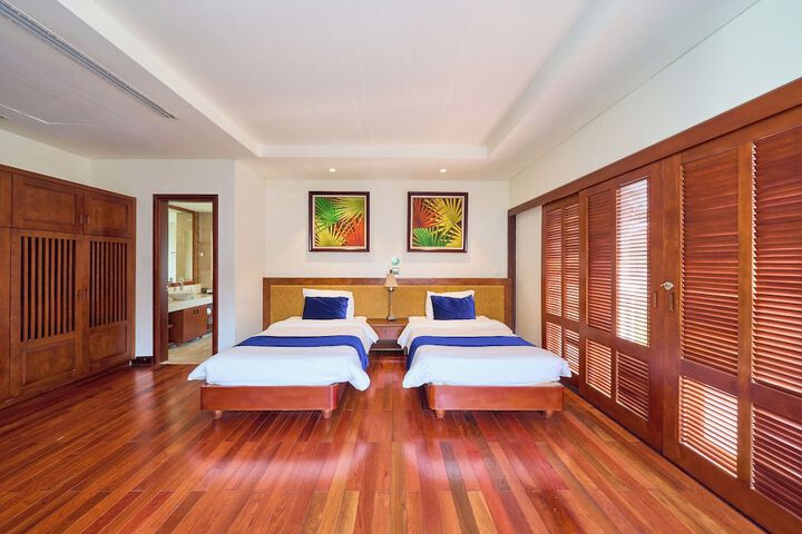 Room 32 of 125