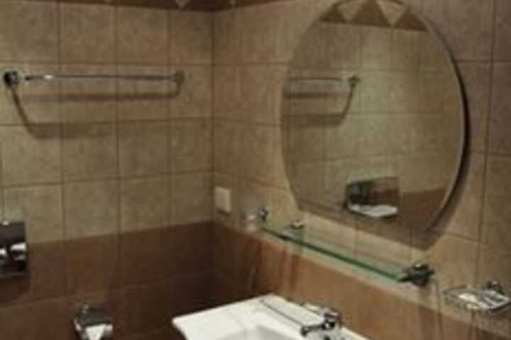 Room 4 of 23