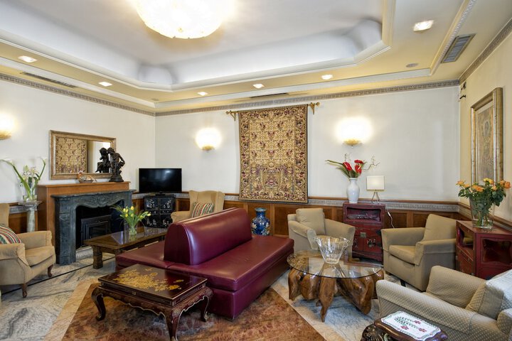 Guest Lobby