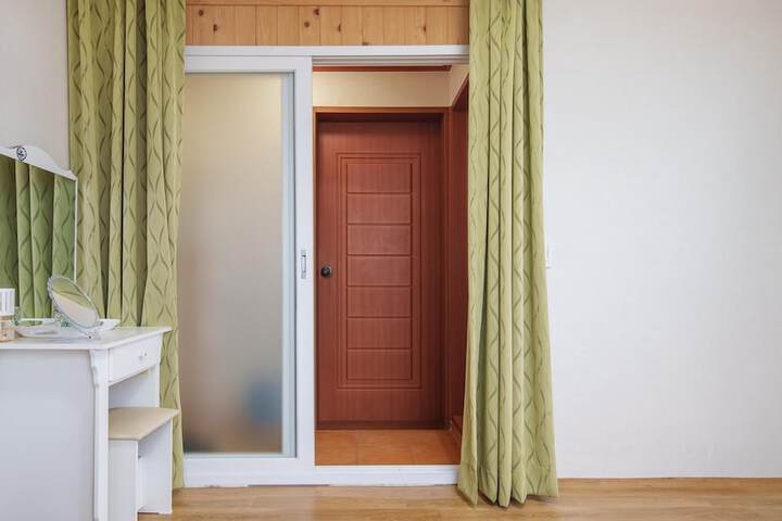 Room 54 of 59