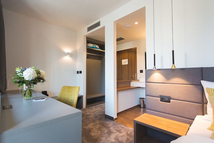 Room 26 of 114