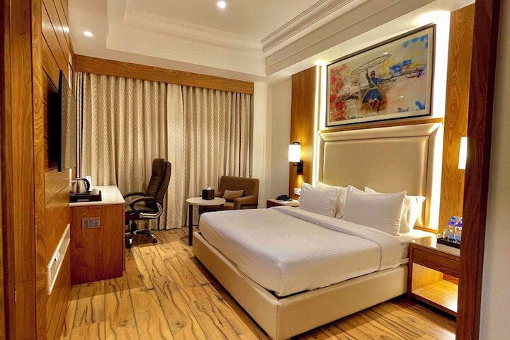 Room 13 of 22