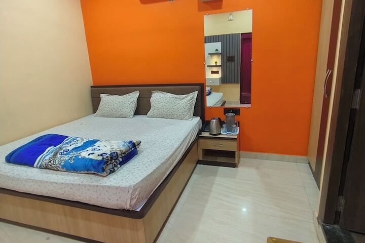 Room 4 of 14