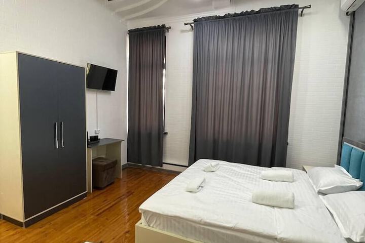 Room 2 of 11