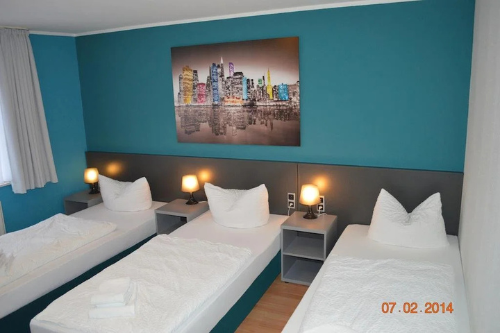 Room 2 of 8