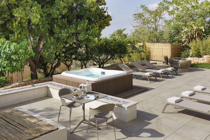 Sundeck 34 of 35