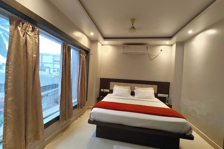 Room 9 of 24