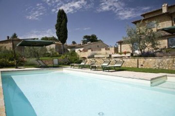Pool 21 of 26