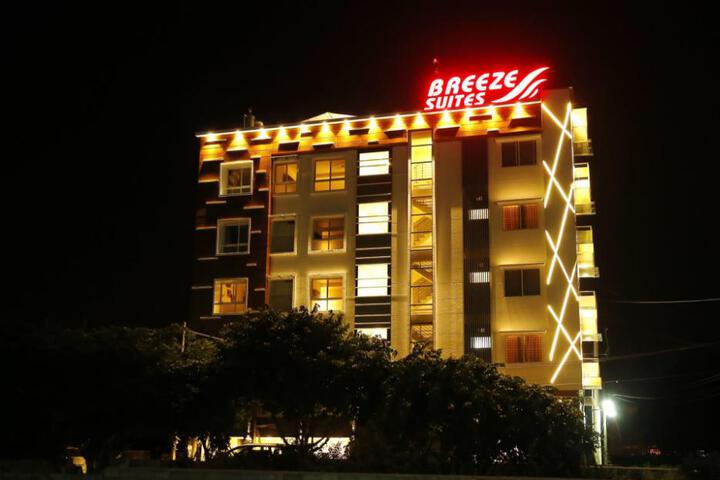 D Breeze Suites
