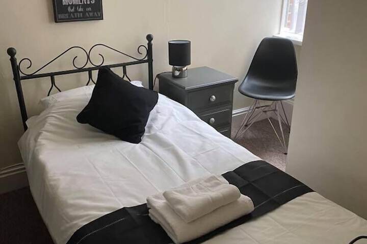 Room 10 of 46