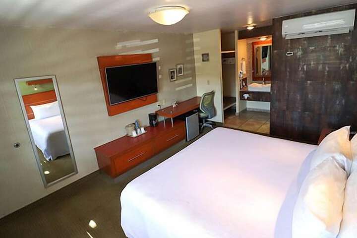 Room 38 of 64