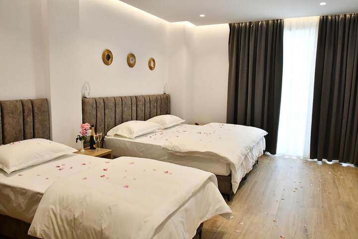 Room 30 of 65