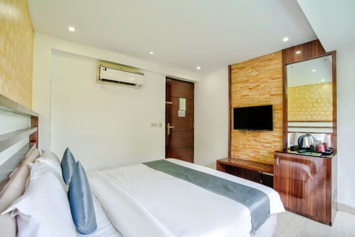 Room 34 of 66