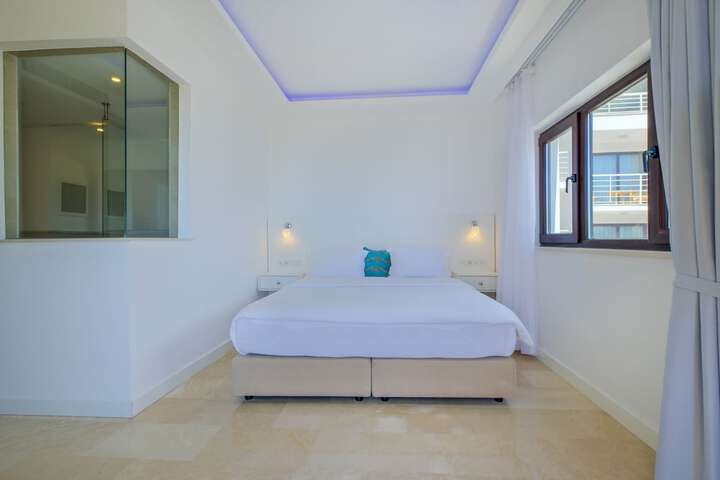 Room 30 of 112
