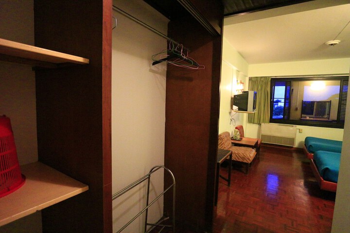 Room 18 of 39