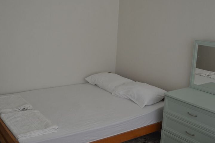 Room 9 of 44