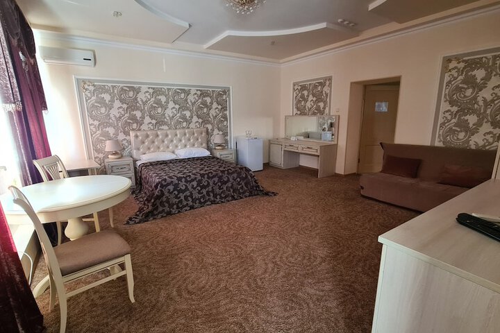 Room 34 of 66
