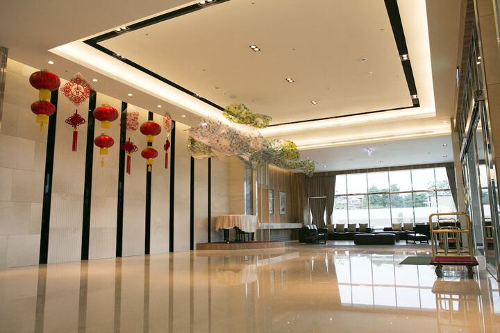 Hotel 2 of 49