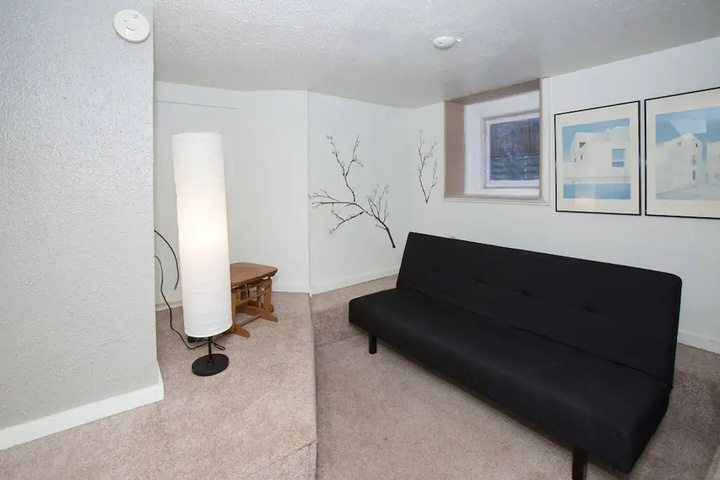 Room 3 of 9