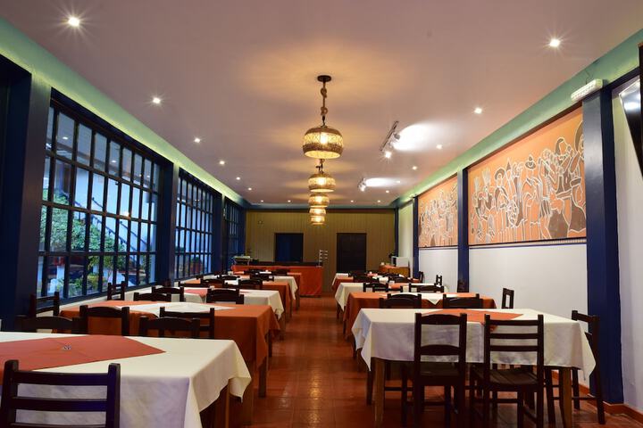 Dining 52 of 67