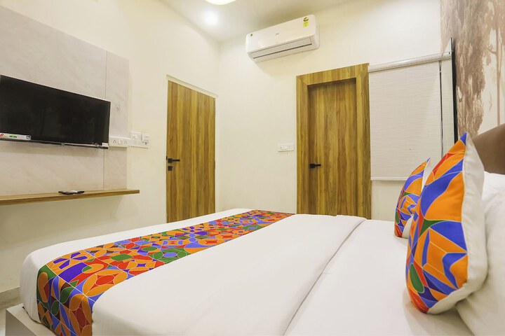 Room 20 of 34