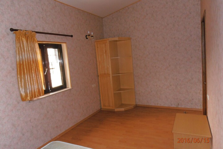 Room 17 of 36