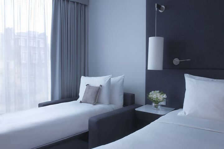 Room 18 of 183