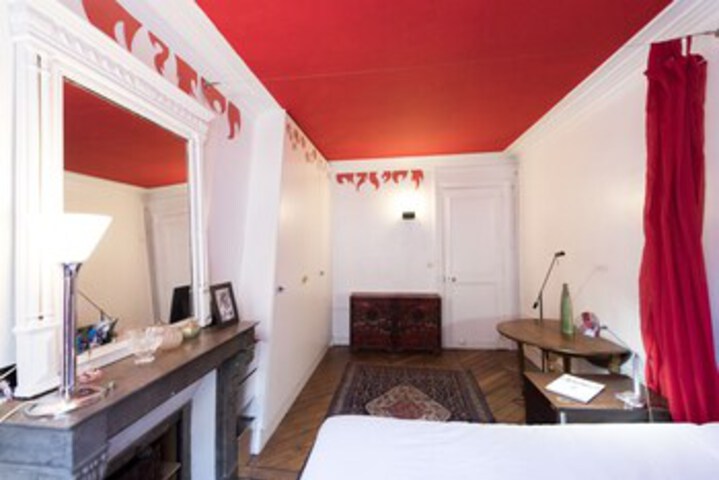 Room 13 of 18