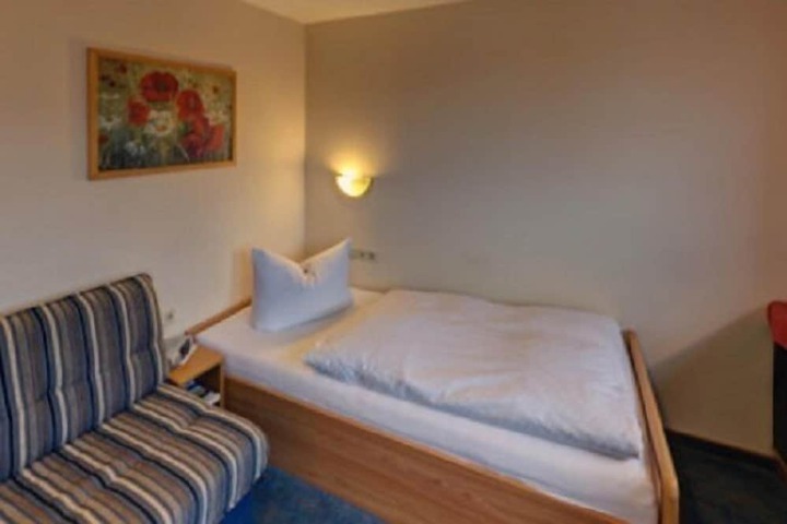 Room 5 of 26