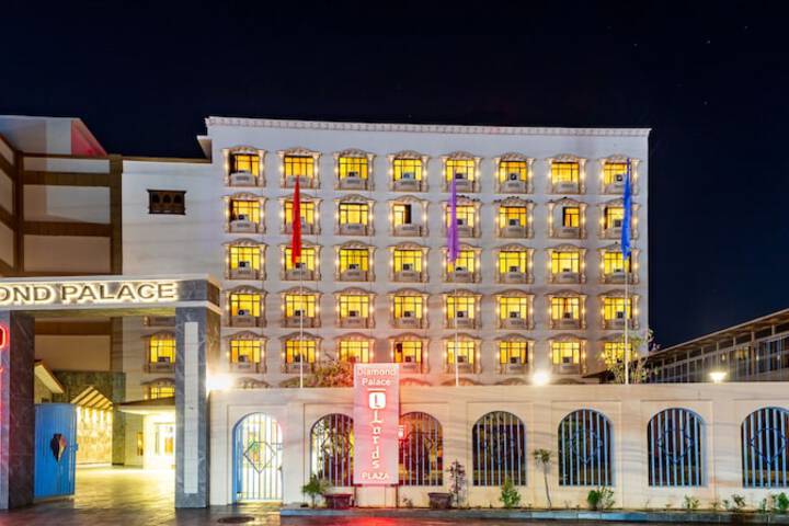 DIAMOND PALACE LORDS PLAZA