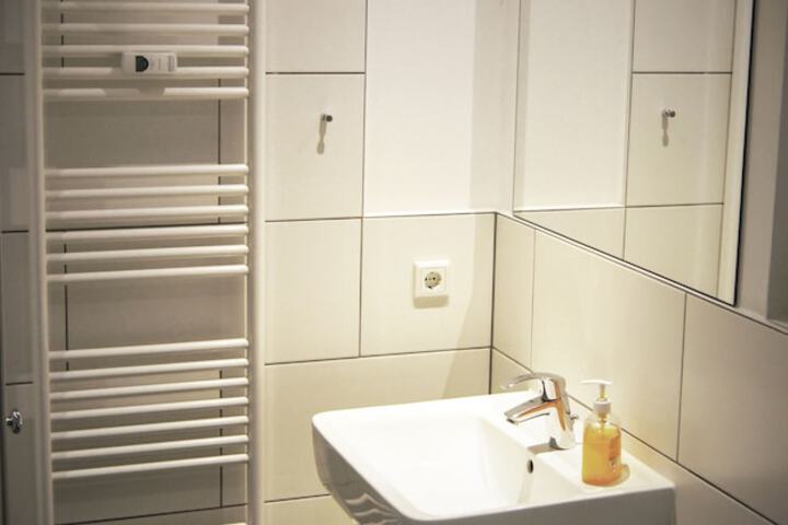 Room 16 of 20