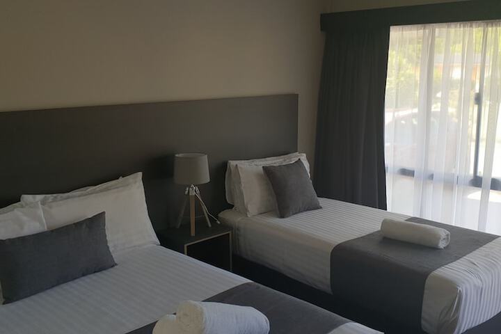 Room 12 of 34