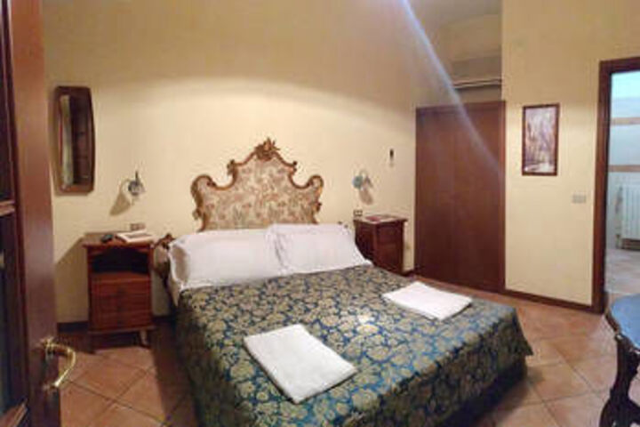 Room 18 of 53