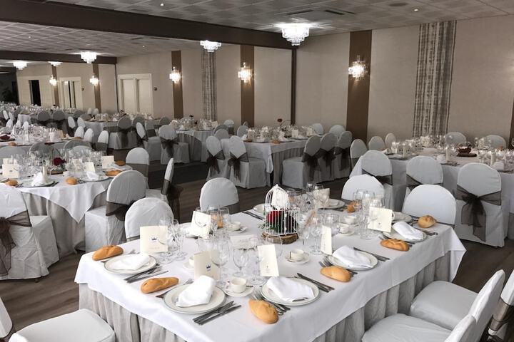 Banquet hall