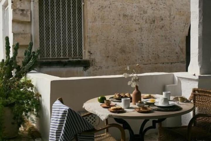 Breakfast/Coffee Service 69 of 101