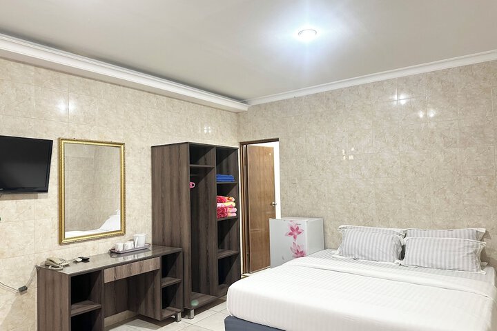 Room 8 of 17