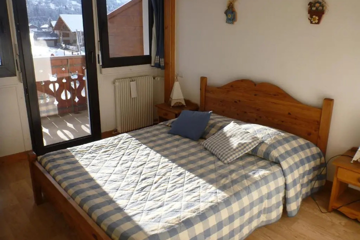 Room 2 of 20