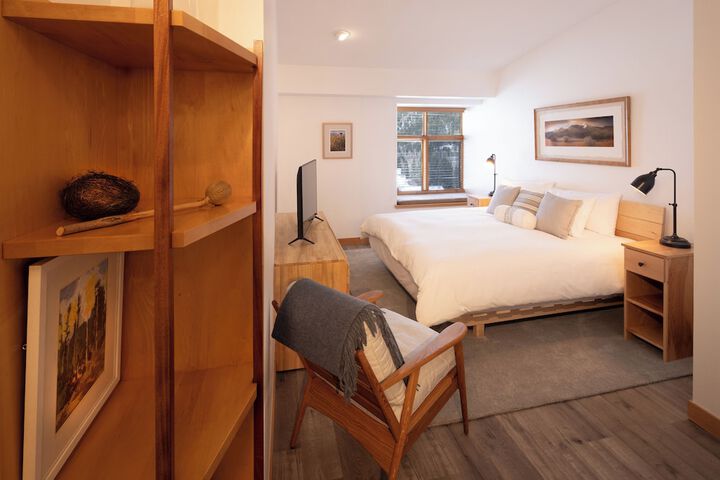Room 18 of 65
