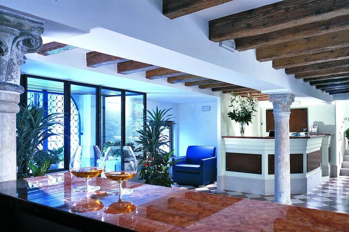 Guest Lobby