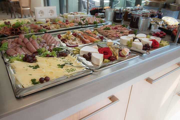 Breakfast/Coffee Service 32 of 48