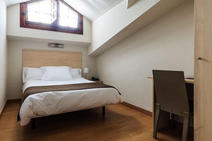 Room 8 of 44