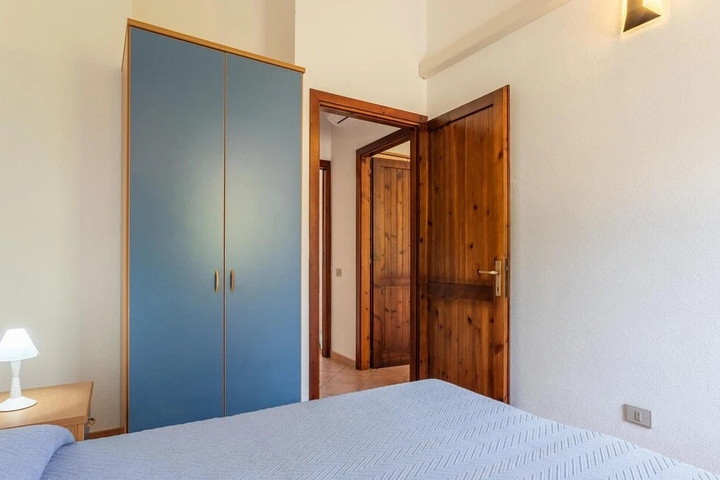 Room 6 of 17