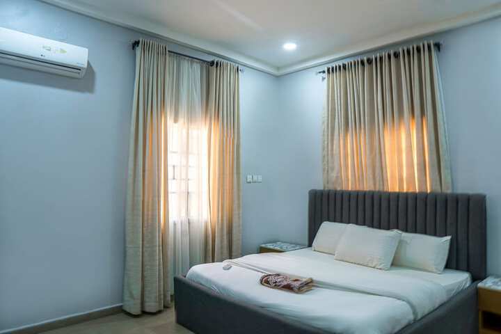 Room 2 of 24